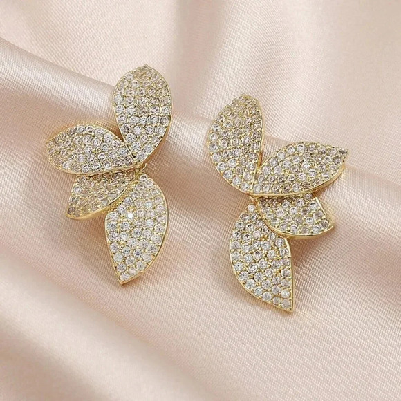 Women's Elegant Copper Irregular-Shaped Earrings - Picture 13 of 14